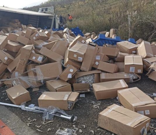 Ехавшая в Махачкалу фура с креветками попала в ДТП