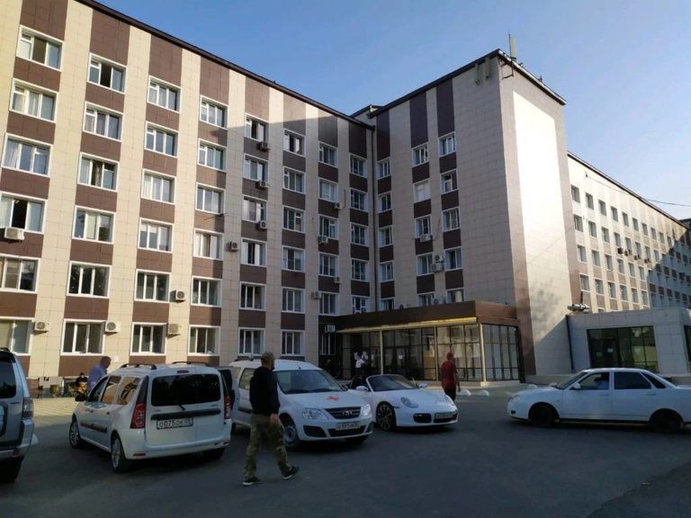 В Махачкалу транспортировали троих детей, пострадавших при взрыве газа на юге Дагестана