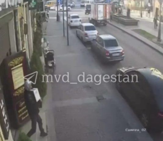 Махачкалинец украл из алкомаркета ящик с бутылками коньяка