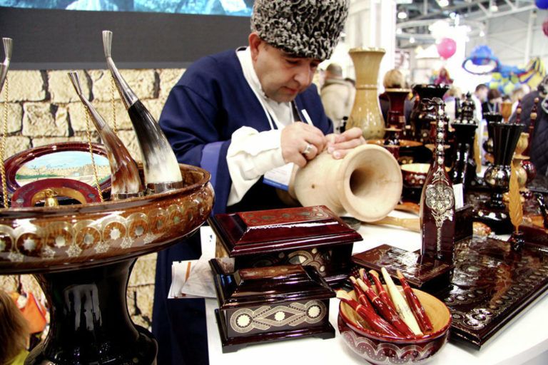 Уважаемые мастера народных художественных промыслов