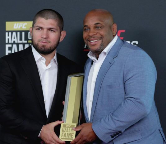 Даниэль Кормье включил Нурмагомедова в топ-5 лучших бойцов за все время