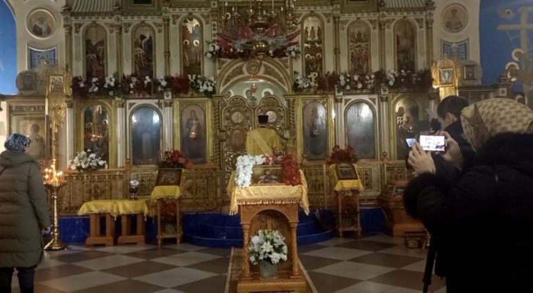 Всенощное бдение началось в Махачкале