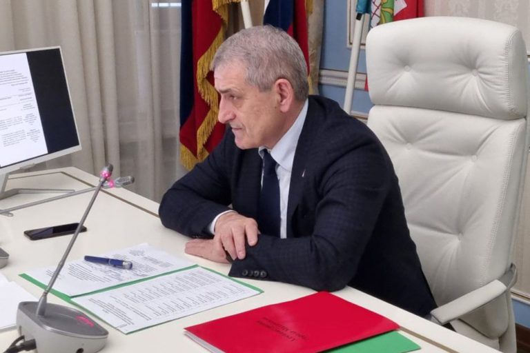 И.о. мэра города призвал управление архитектуры наводить порядок в городе