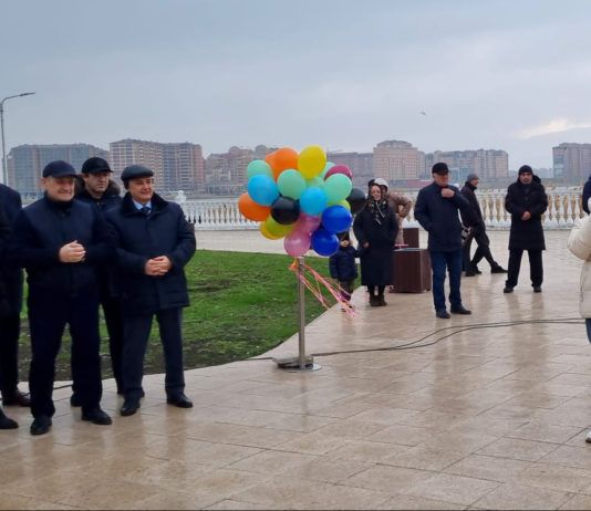 В Махачкале открыли новый сквер у озера Ак-Гель