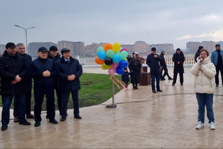В Махачкале открыли новый сквер у озера Ак-Гель