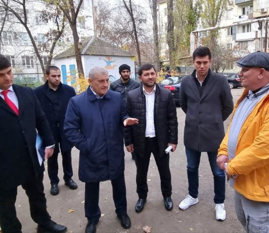 Ризван Газимагомедов осмотрел школы и детские сады, в которых проходит капремонт