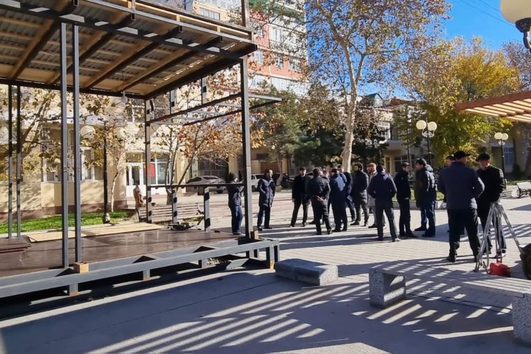 Незаконно строившаяся кофейня у сквера Эффенди Капиева будет демонтирована