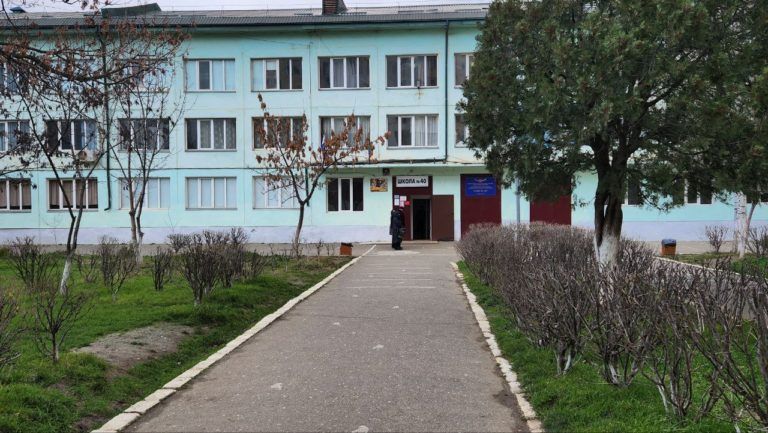 Директор махачкалинской школы представлен к дисциплинарному взысканию за испорченное сливочное масло