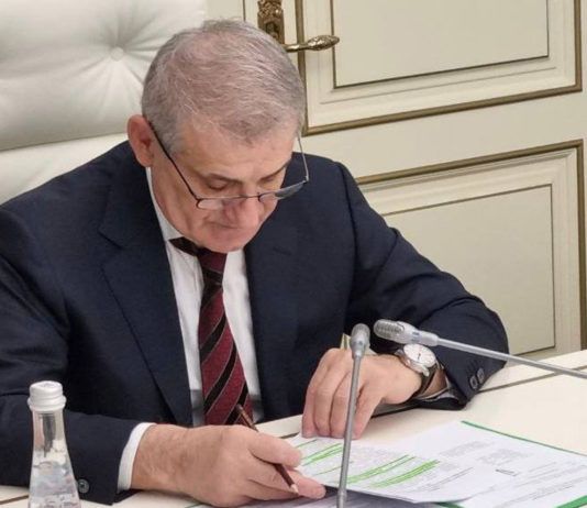 В купленных для сирот квартирах поручили обеспечить тепловой контур