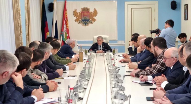 И.о. мэра Махачкалы призвал предпринимателей города не захватывать тротуары