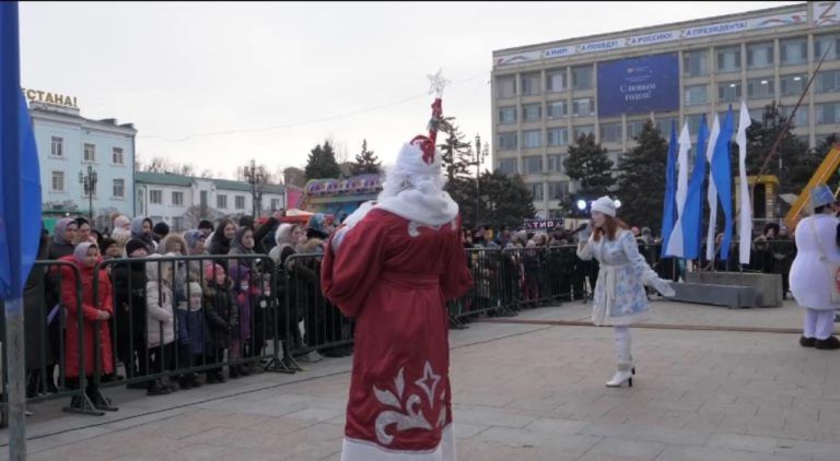 Программа новогоднего марафона на центральной площади Махачкалы