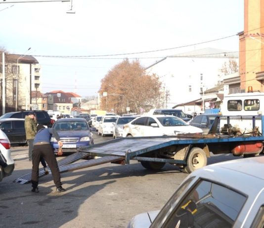 В Махачкале наводят порядок на территории вокруг рынка №2