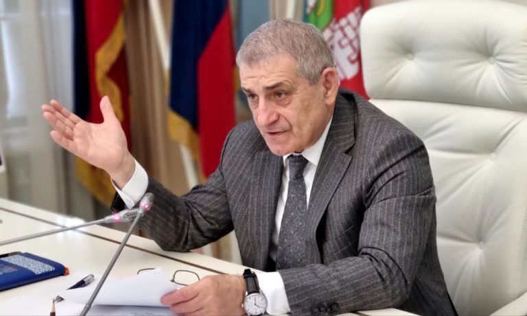 Новый мэр Махачкалы призвал коллег не придумывать отговорки, чтобы не решать проблемы города
