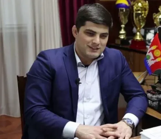 И.о. начальника управления образования Махачкалы награжден медалью имени Амет-Хана Султана