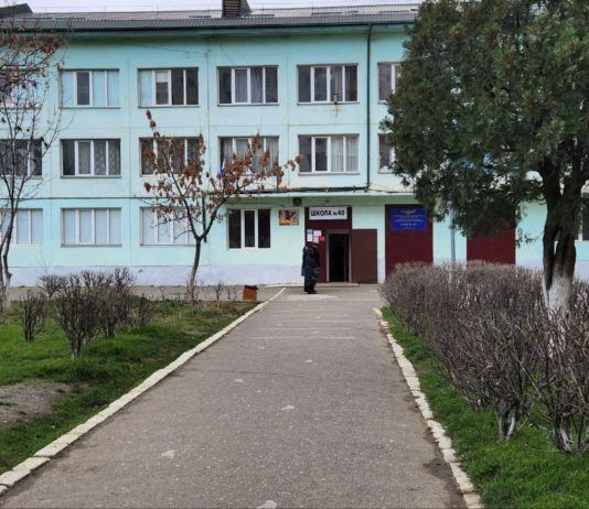 В одной из школ Махачкалы приняли кадровое решение из-за нарушения качества питания