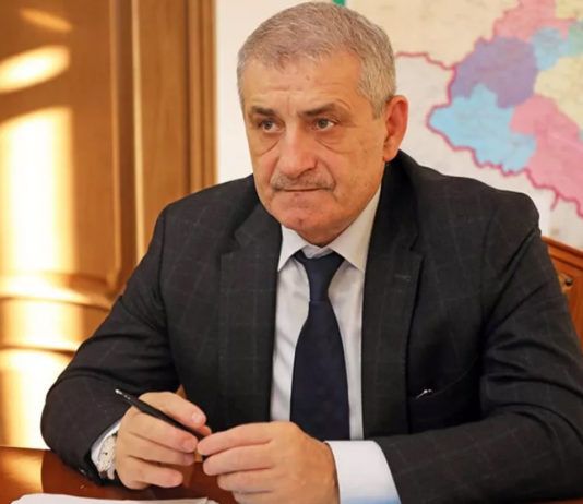 Вот уходит старый год