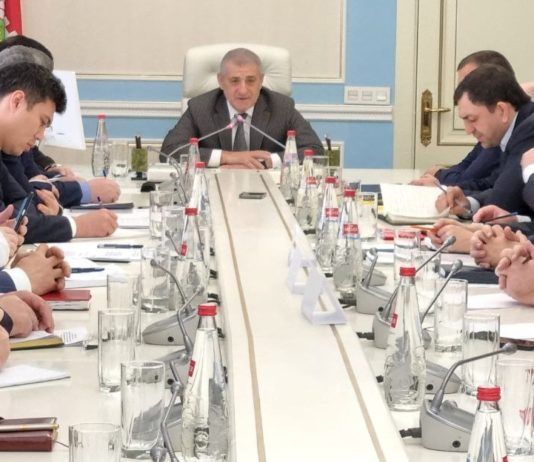 Новый мэр Махачкалы поручил освободить тротуары от торговых точек