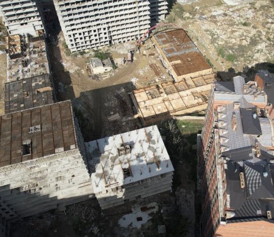 Аттракцион невиданной жадности: рейд по горе-новостройкам Ленинского района