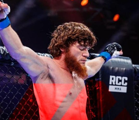 Непобежденный боец из Махачкалы подписал контракт с UFC