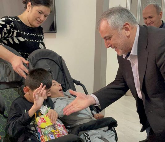 Депутаты Махачкалы в преддверии Нового года поздравят многодетные семьи и детей-инвалидов