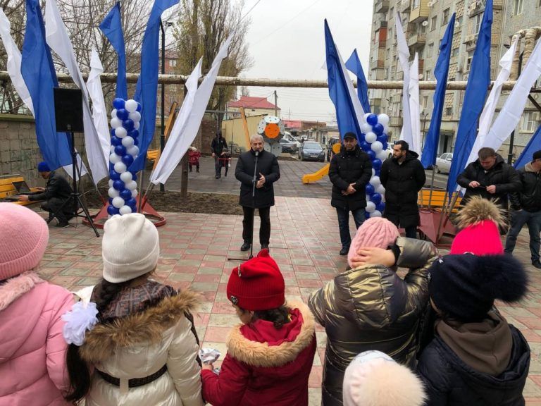 В Махачкале открыли еще две благоустроенные дворовые территории