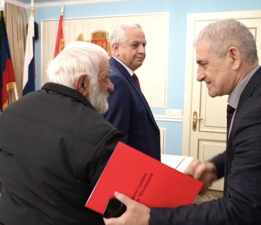 Ризван Газимагомедов встретился с отцом военнослужащего махачкалинца