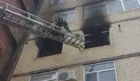 СК завел уголовное дело по факту гибели 3-летнего ребенка при пожаре в Махачкале