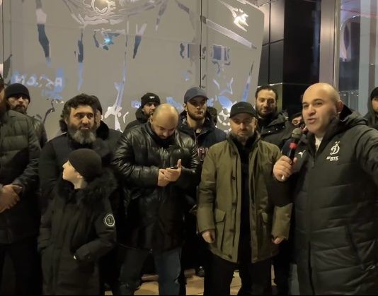 Сотни земляков встретили в аэропорту Махачкалы Магомеда Анкалаева