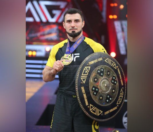 Сотрудник мэрии Махачкалы стал победителем престижного турнира по грэпплингу