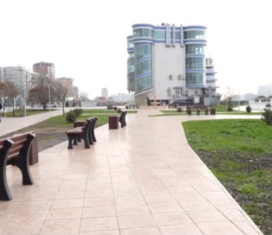 У озера Ак-Гель в Махачкале открыли новый сквер