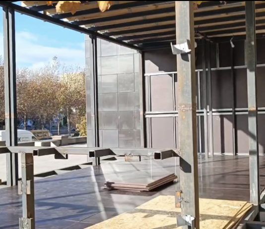 В Махачкале демонтируют незаконно строившуюся кофейню