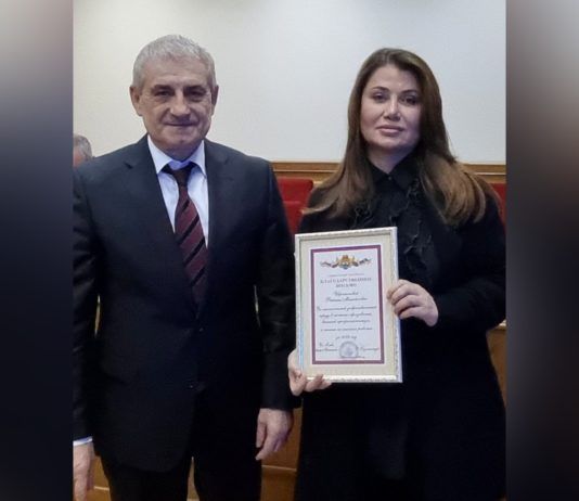 И.о. мэра Махачкалы предложил премировать руководителей школ и детсадов города