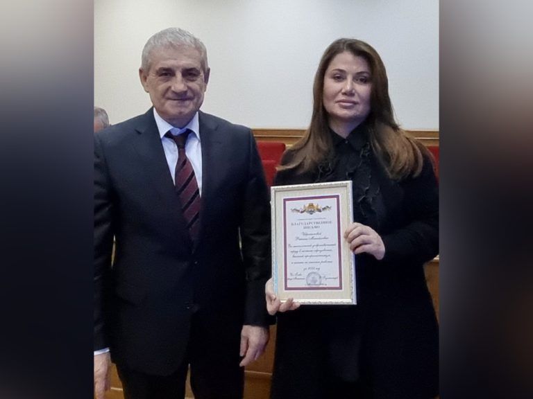 И.о. мэра Махачкалы предложил премировать руководителей школ и детсадов города
