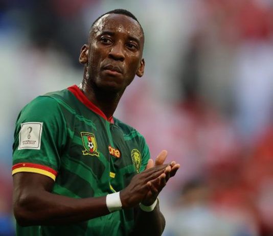 Игрок сборной Камеруна рассказал об угрозах из-за российского флага на бутсах