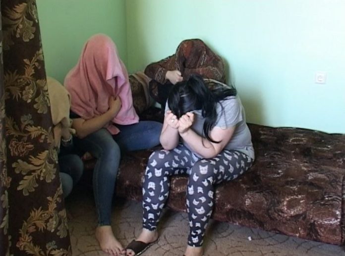 942C28FC-A0B2-4916-9353-3AA05F162BB7