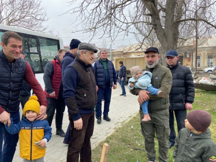 ED6E7E6A-9ED0-4EF3-ADBA-3656216ABEEB