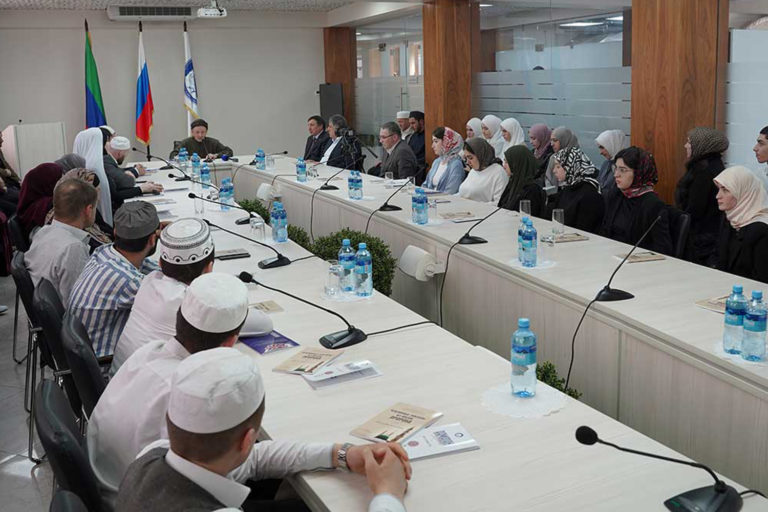 Муфтий Дагестана встретился с призерами конкурса «Золотые правила нравственности»