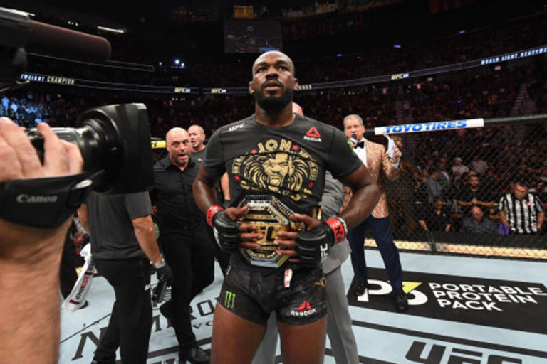 «Чемпион до мозга костей». Как Джону Джонсу удалось забрать титул UFC