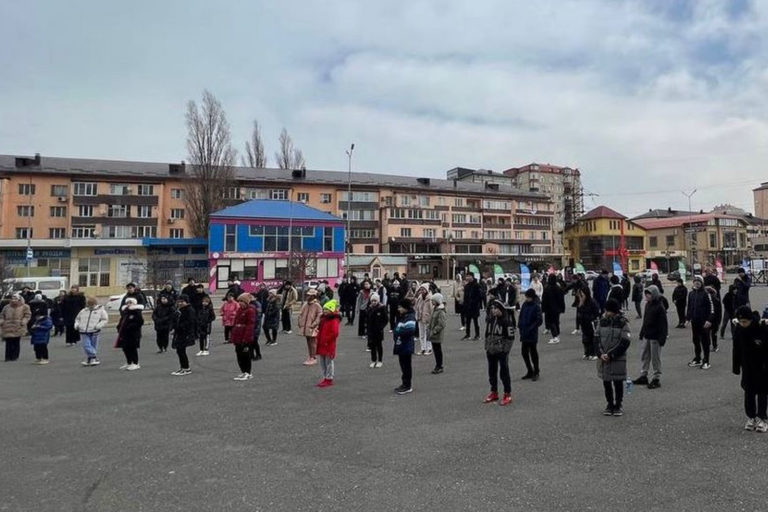 Около 250 махачкалинцев поддержали акцию «Начни утро с зарядки»