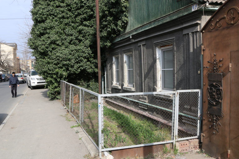 Палисадник по закону