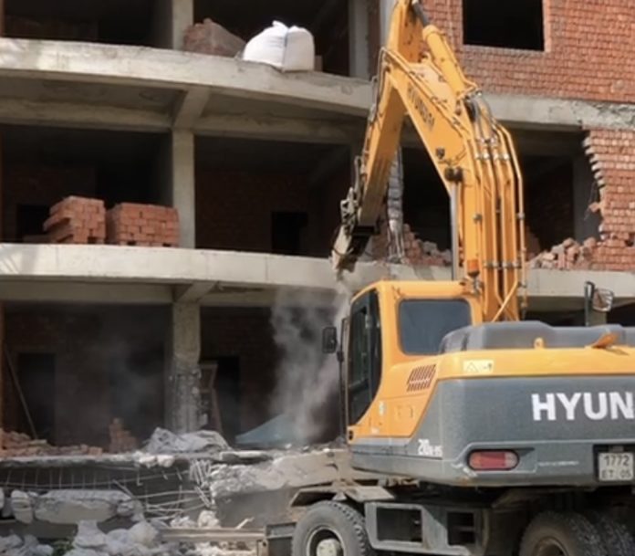 4C3E0EE3-B21A-4CC9-AE01-5D14255189DD