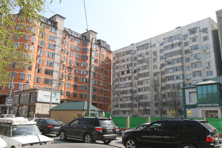 Чтоб купить квартиру…