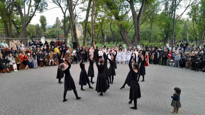 C6B3313F-DDAA-46E7-8AF9-DA12A7B3BB84