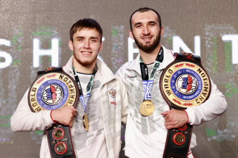 Муслим Гаджимагомедов и Шарапутдин Атаев стали чемпионами мира по боксу