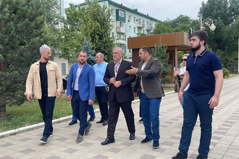 Депутаты посетили основные туристические локации города