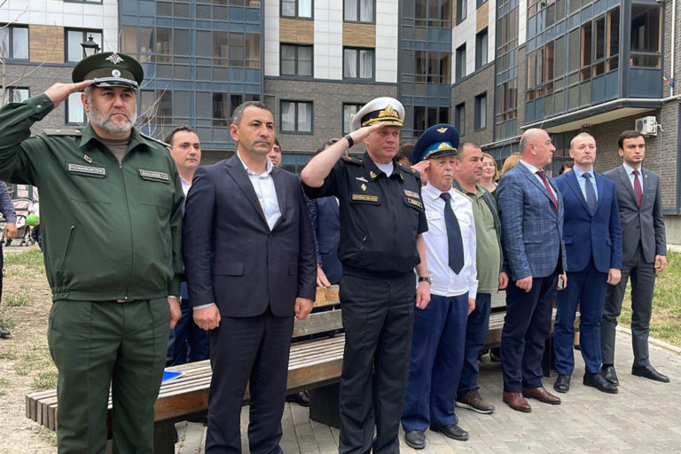 Депутаты отметили День соседей