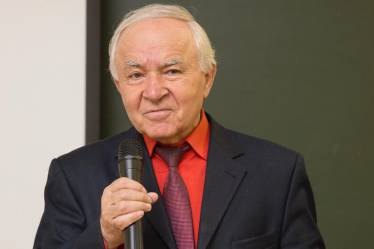 Под небом Дагестана, или Разговор об ослах с секретным академиком
