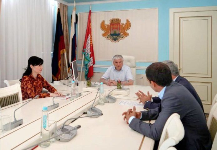 84A19D87-1660-44DF-ACBB-3469F4C3D372