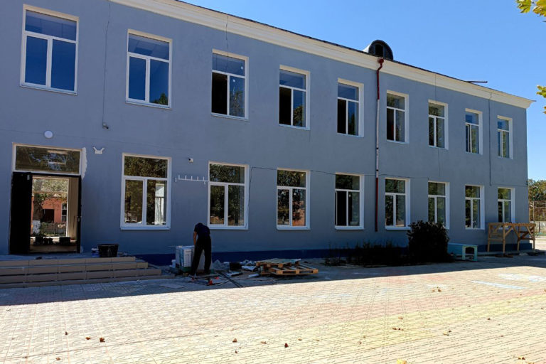 В пригородном поселке Махачкалы после капремонта откроется школа