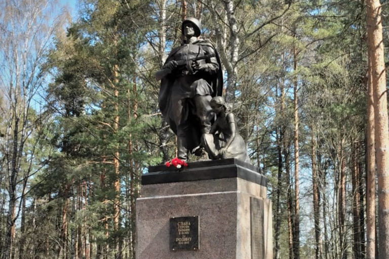 Памятник советским воинам… руками дагестанского скульптора
